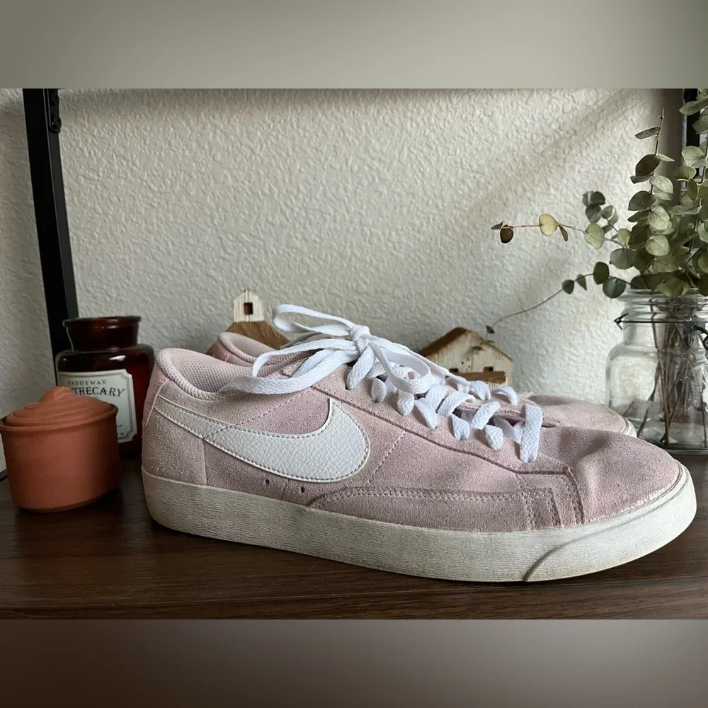 Nike Blazer Low in ‘Pink Foam’ - Picture 2 of 6